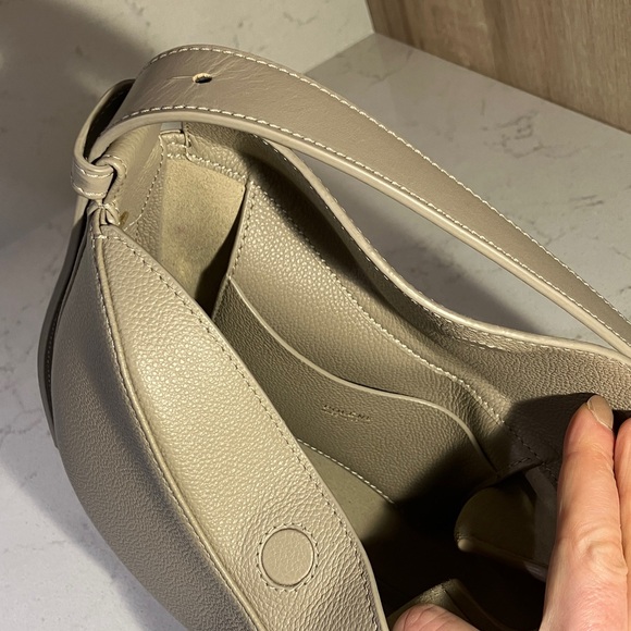 Elegant Taupe Leather Shoulder Bag - Picture 9 of 11